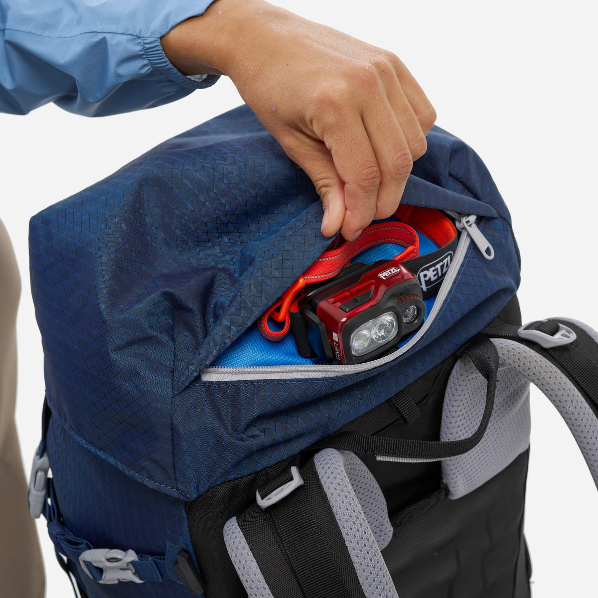 Women's Ubic 30W Backpack Black/Dark Blue