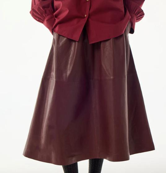 Gonna Claude Donna Burgundy