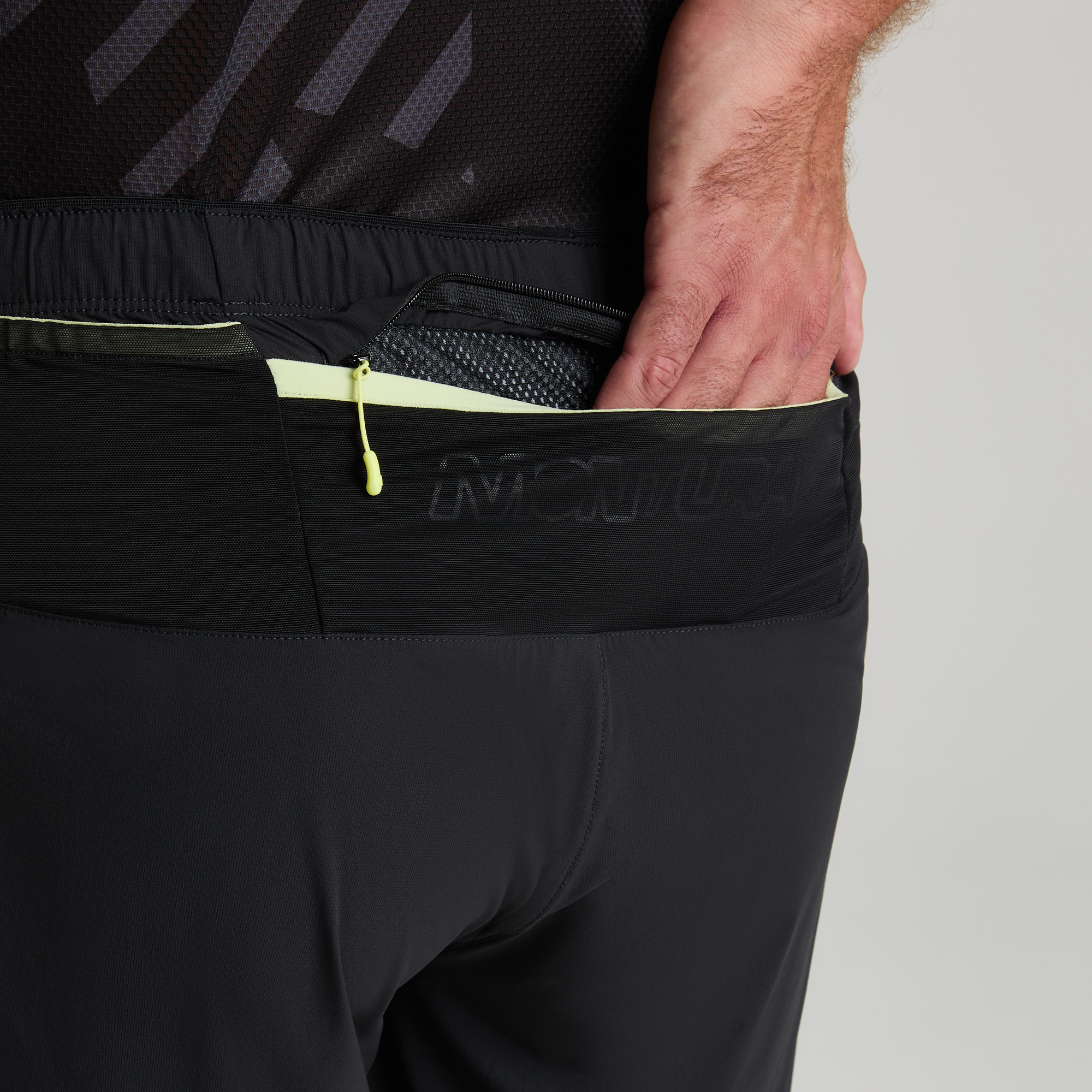 Pantalon Corto Shadow 2 Hombre Ardesia/Sunny Lime
