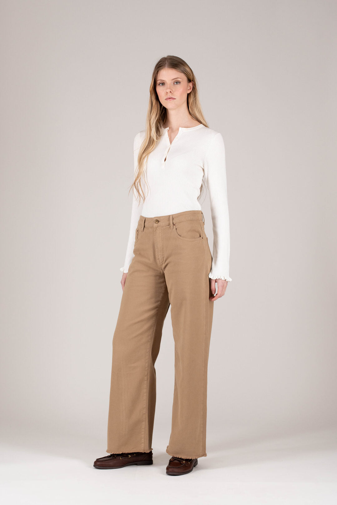 Frau Giulia Dyed Hose Nocciola