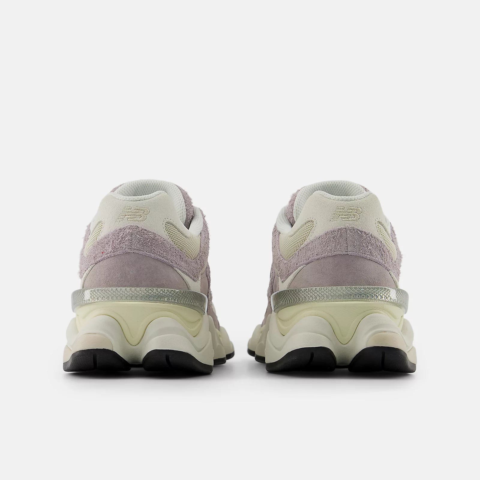 Women's 9060 Shoes Truffle Salt/Timberwolf