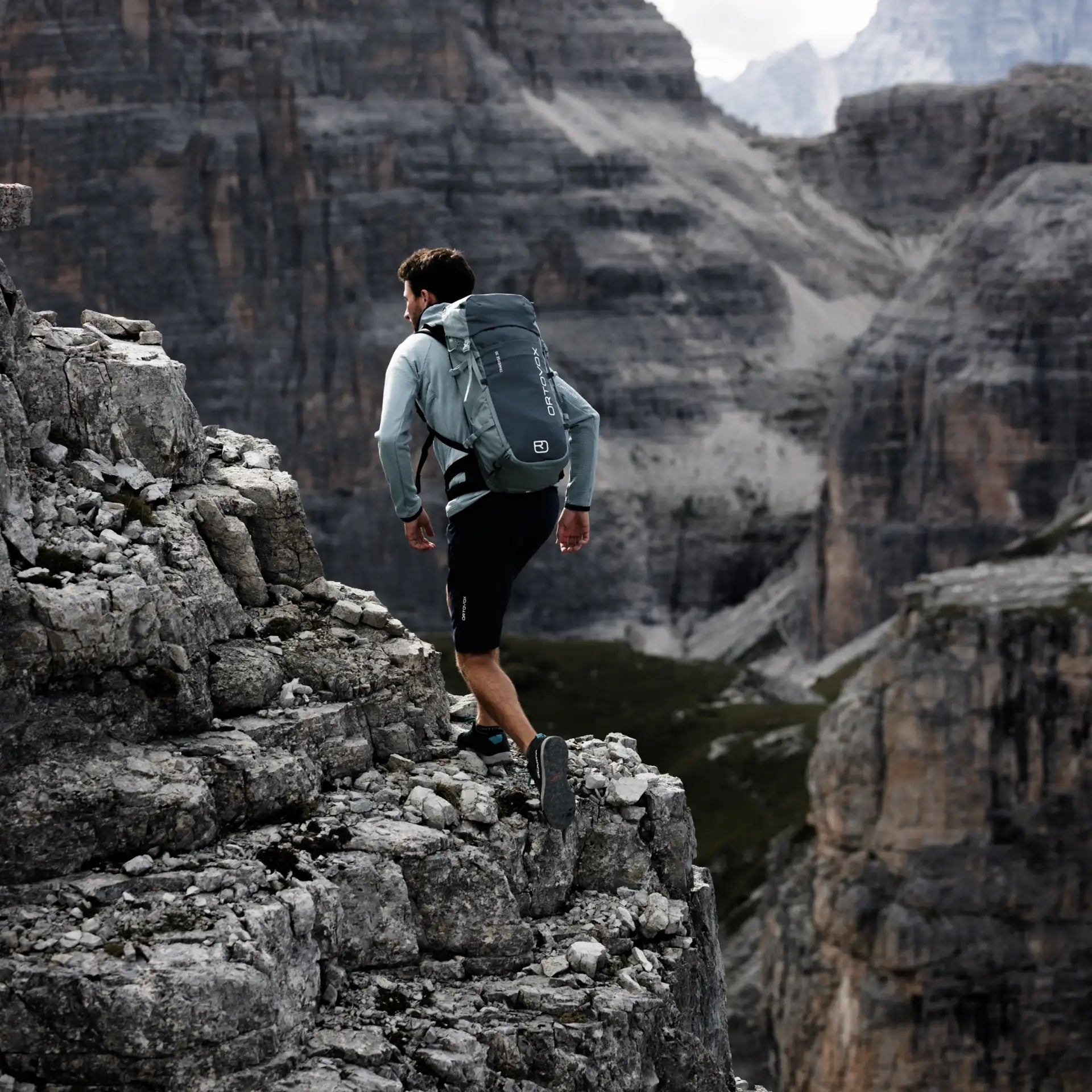 Mochila Traverse 30 Sea Surface