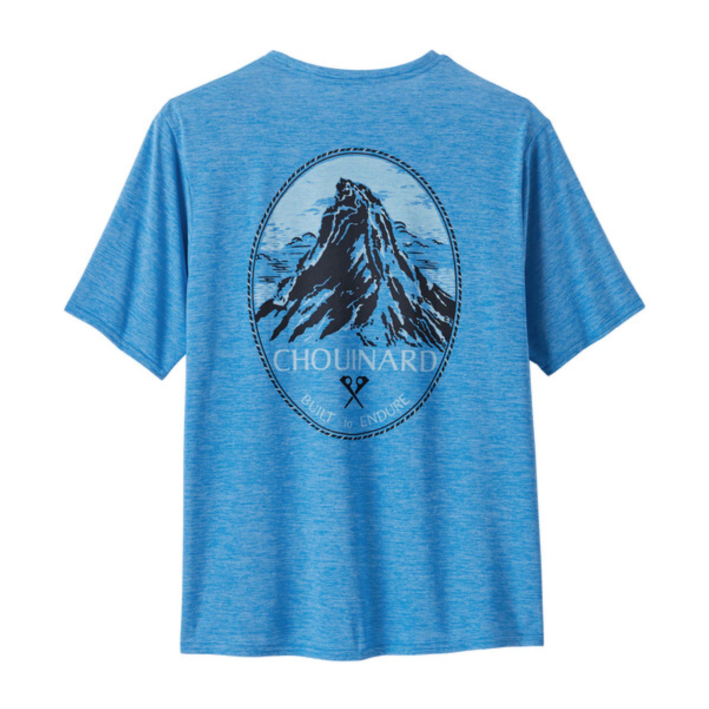 Patagonia | T-shirt Cap Cool Daily Graphic Uomo Chouinard Crest/Vessel Blue - Fabbrica Ski Sises