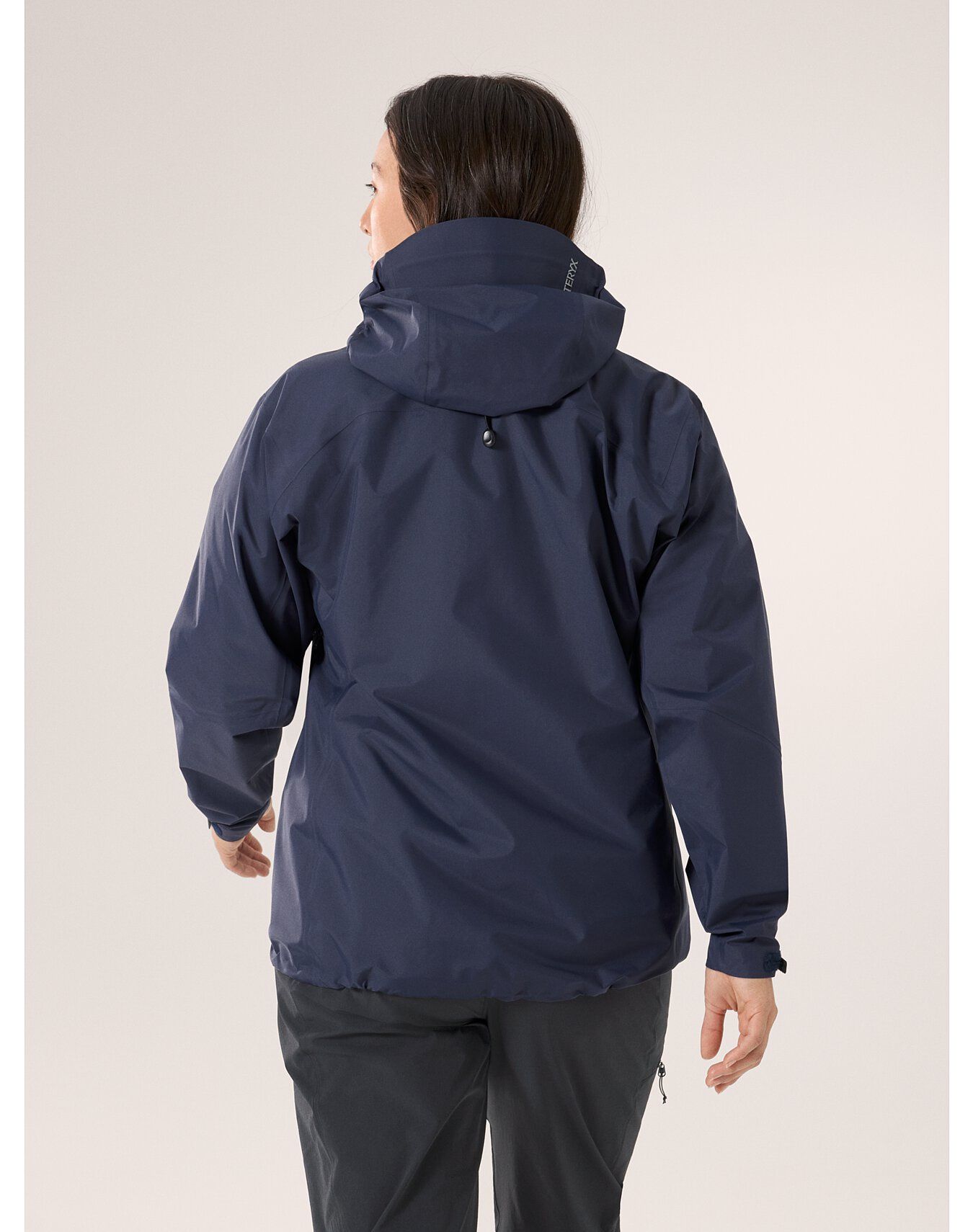 Arc'Teryx | Giacca Beta SL Donna Black Sapphire - Fabbrica Ski Sises