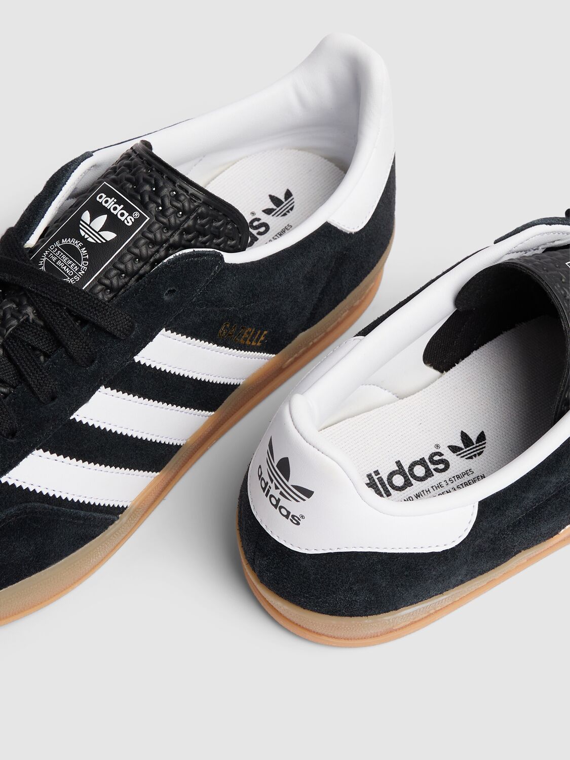 Adidas | Scarpe Gazelle Indoor Core Black/Cloud White/Gum - Fabbrica Ski Sises