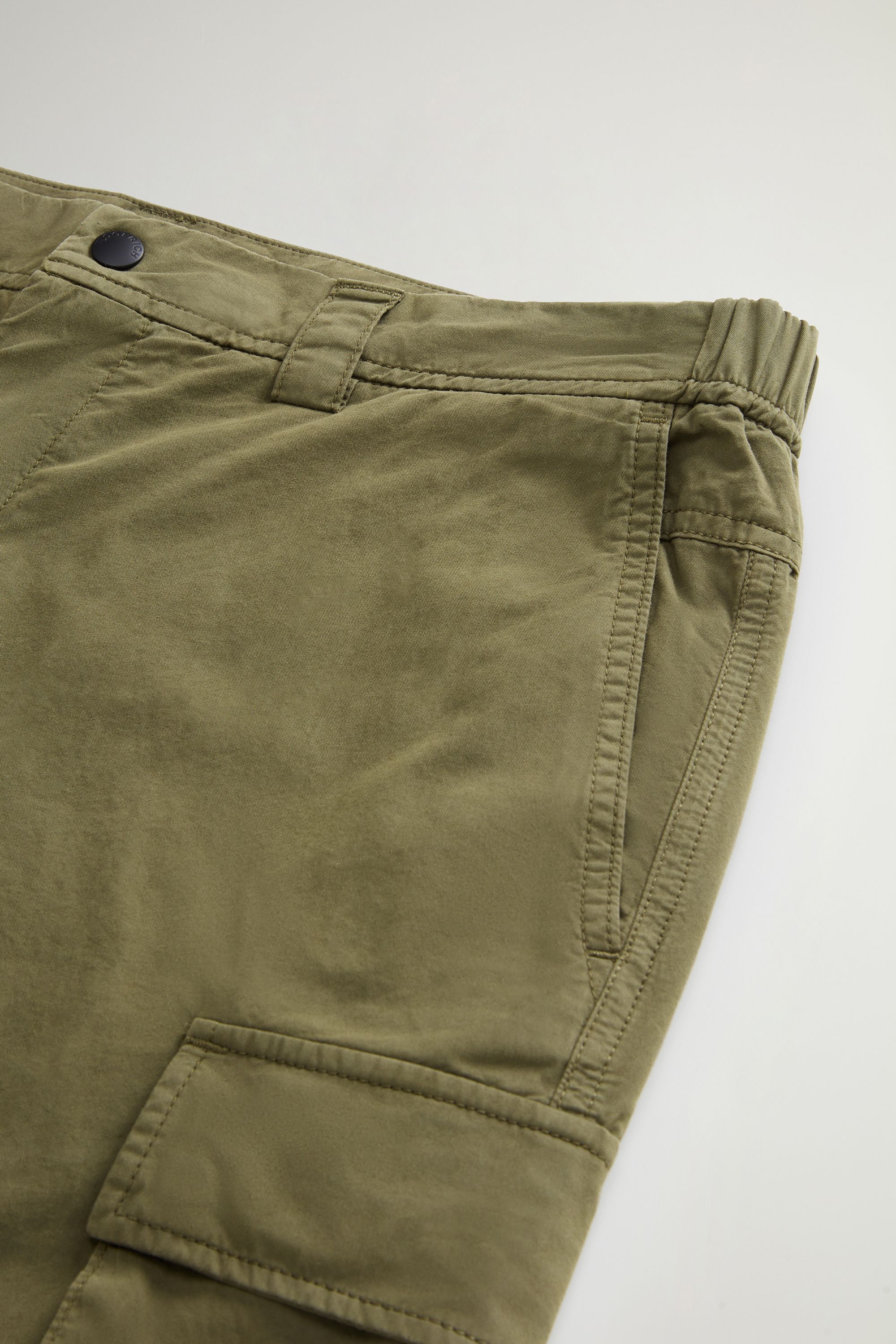 Woolrich | Pantaloncini Gabardine Cargo Uomo Like Olive - Fabbrica Ski Sises