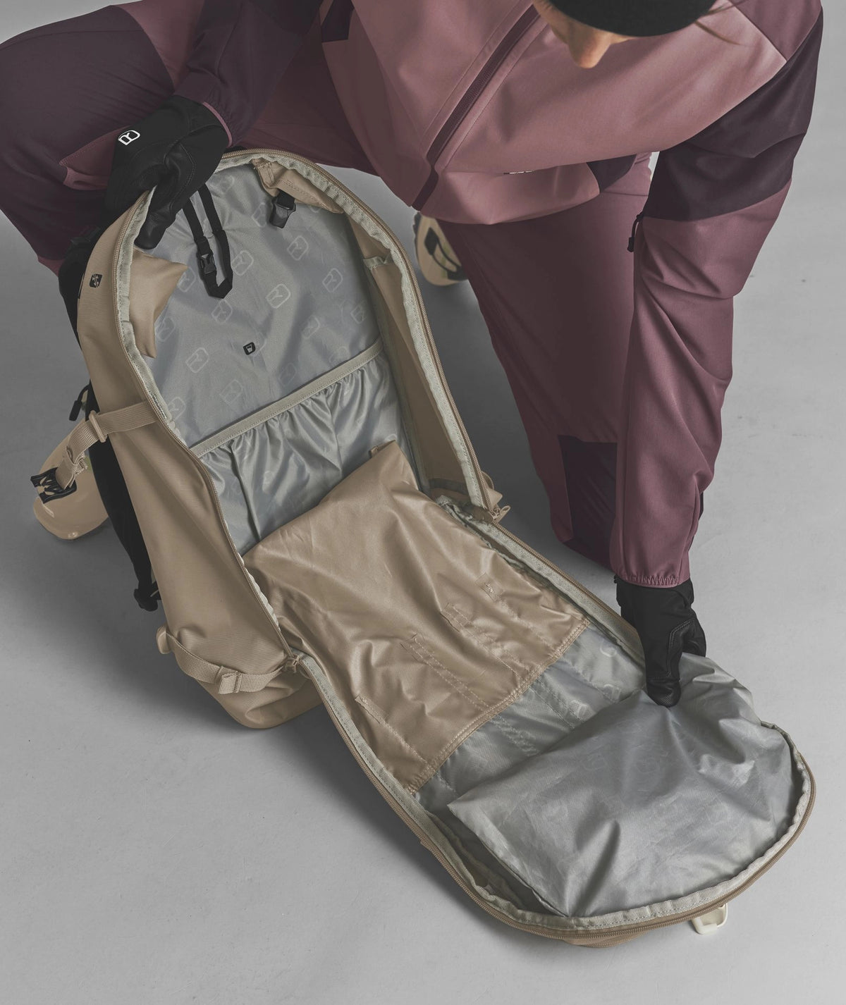 Mochila Venet Tour 28 para Mulher em Linho Escuro