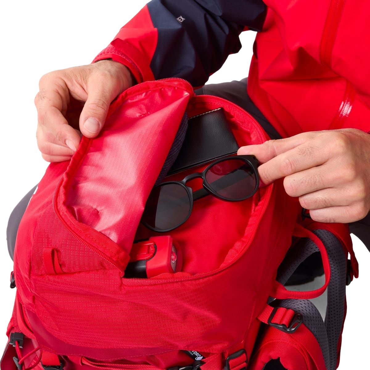 Millet | Zaino Peuterey Integrale 35+10 Red - Fabbrica Ski Sises