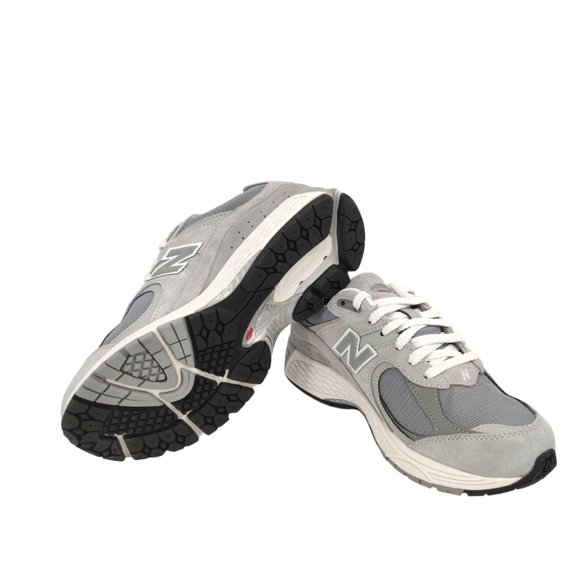 New Balance | Scarpe 2002R Steel/Lead Red - Fabbrica Ski Sises