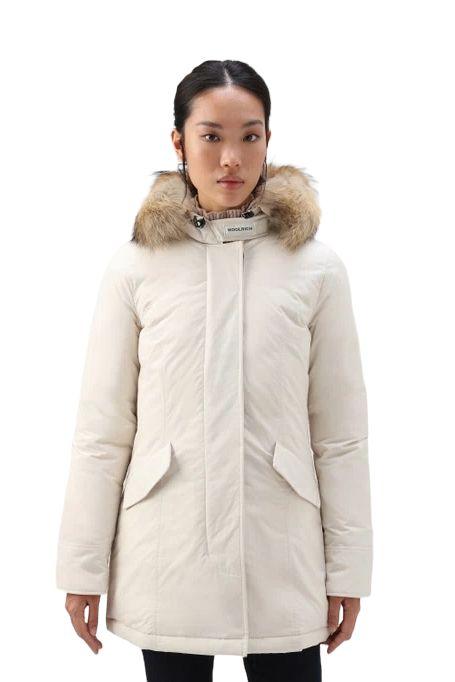 Woolrich | Giacca Luxury Arctic Raccoon Donna Milk Cream - Fabbrica Ski Sises