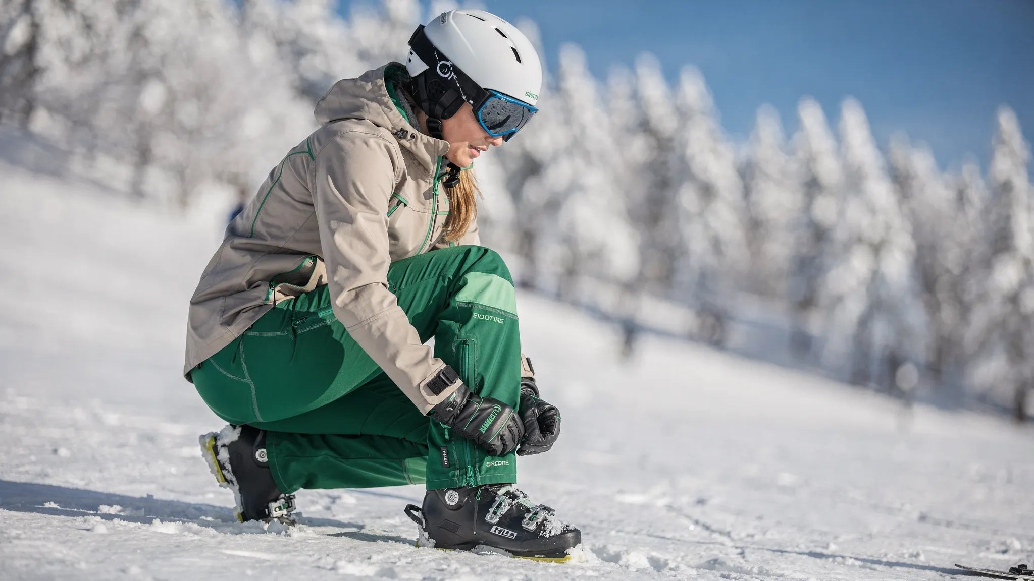 Pantaloni da sci donna: fit, calore e mobilità