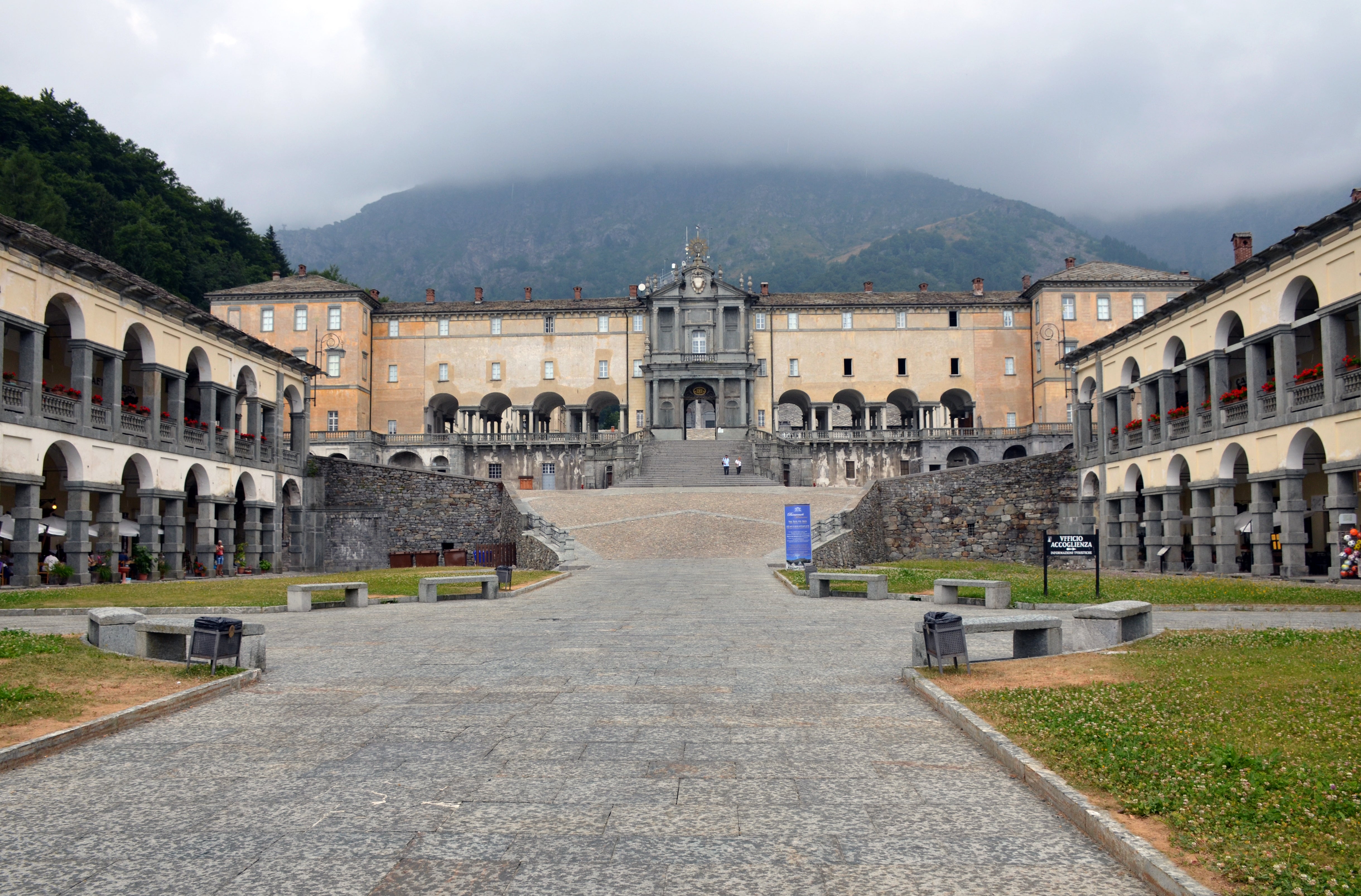 Veduta reale del Santuario di Oropa