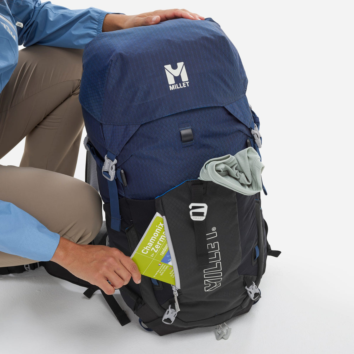Women's Ubic 30W Backpack Black/Dark Blue
