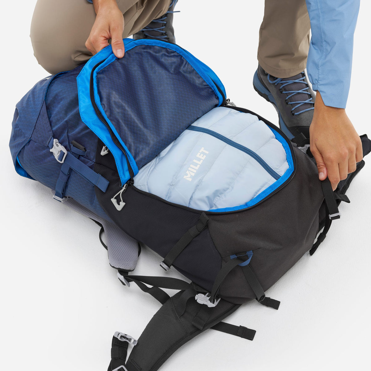 Women's Ubic 30W Backpack Black/Dark Blue