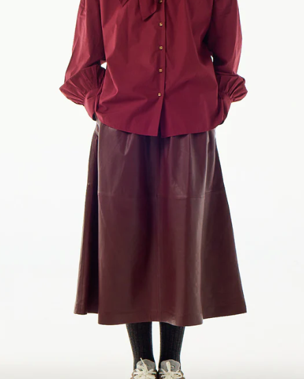 Gonna Claude Donna Burgundy