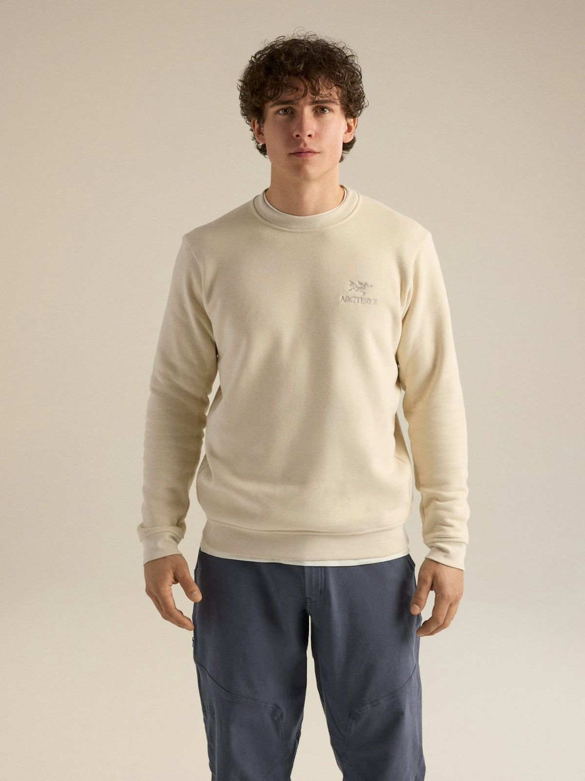 Mann Embleme Fleece Crew Sweatshirt Sea Salt