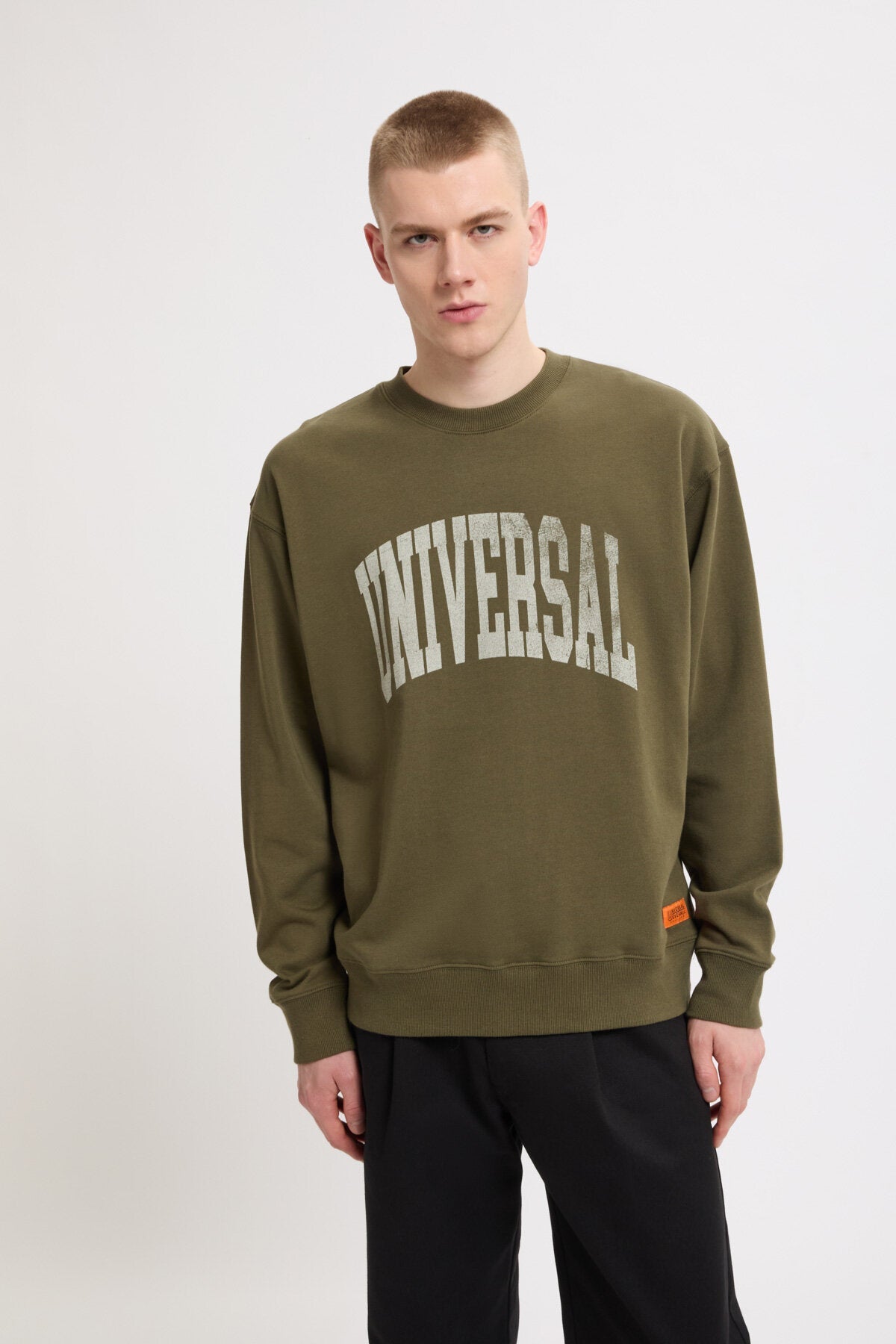 Mann Logo Pullover Olive