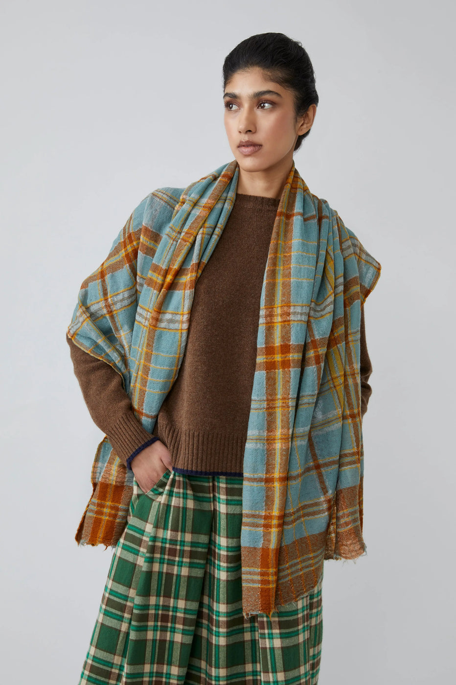 756 Schal Toffee
