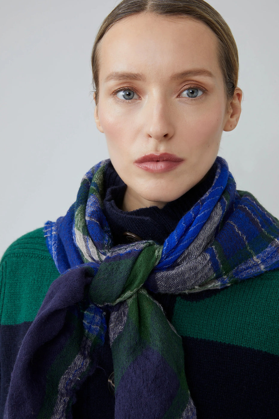 Frau 752 Schal Royal Blue