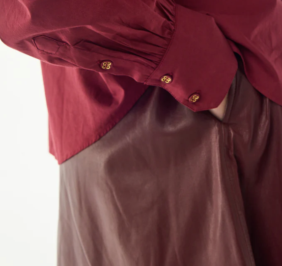 Gonna Claude Donna Burgundy