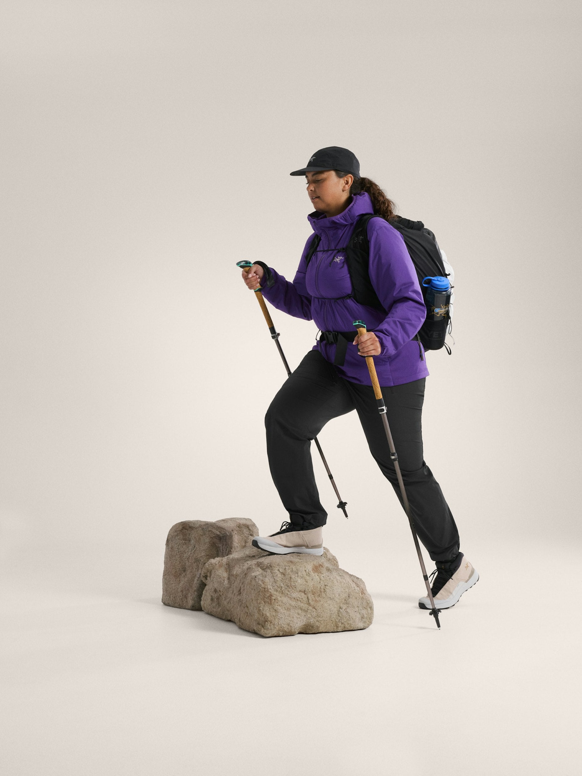 Chaqueta Atom Hoody Azalea