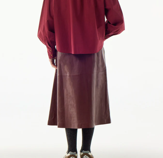Gonna Claude Donna Burgundy