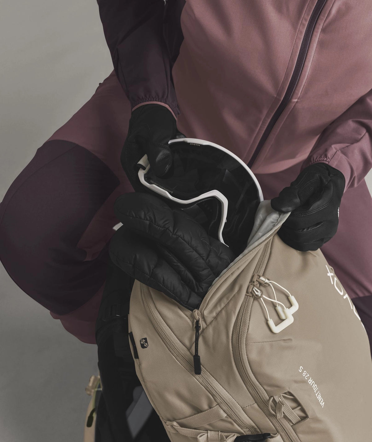 Mochila Venet Tour 28 para Mulher em Linho Escuro