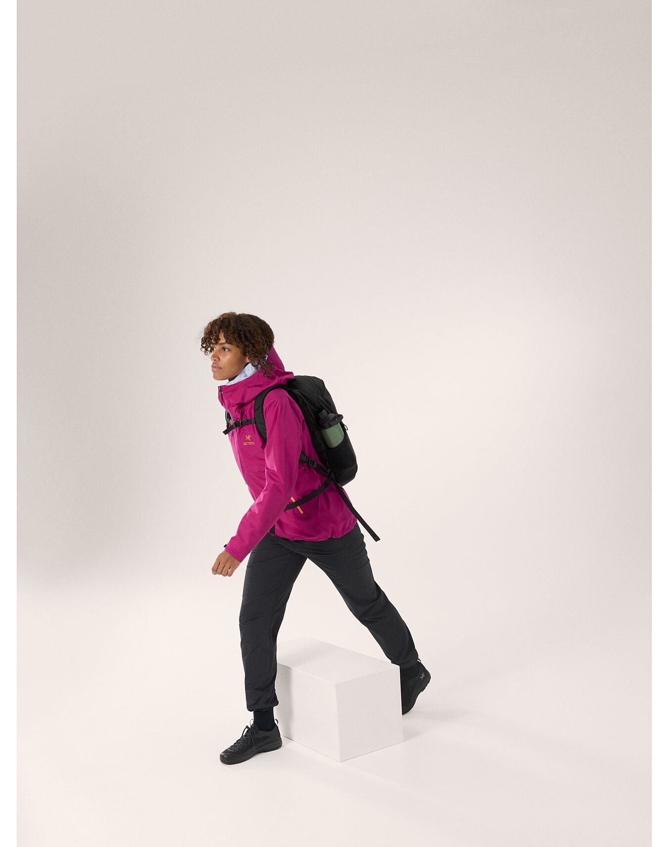 Women's Beta Lightweight Jacket Amaranthus/Edziza 