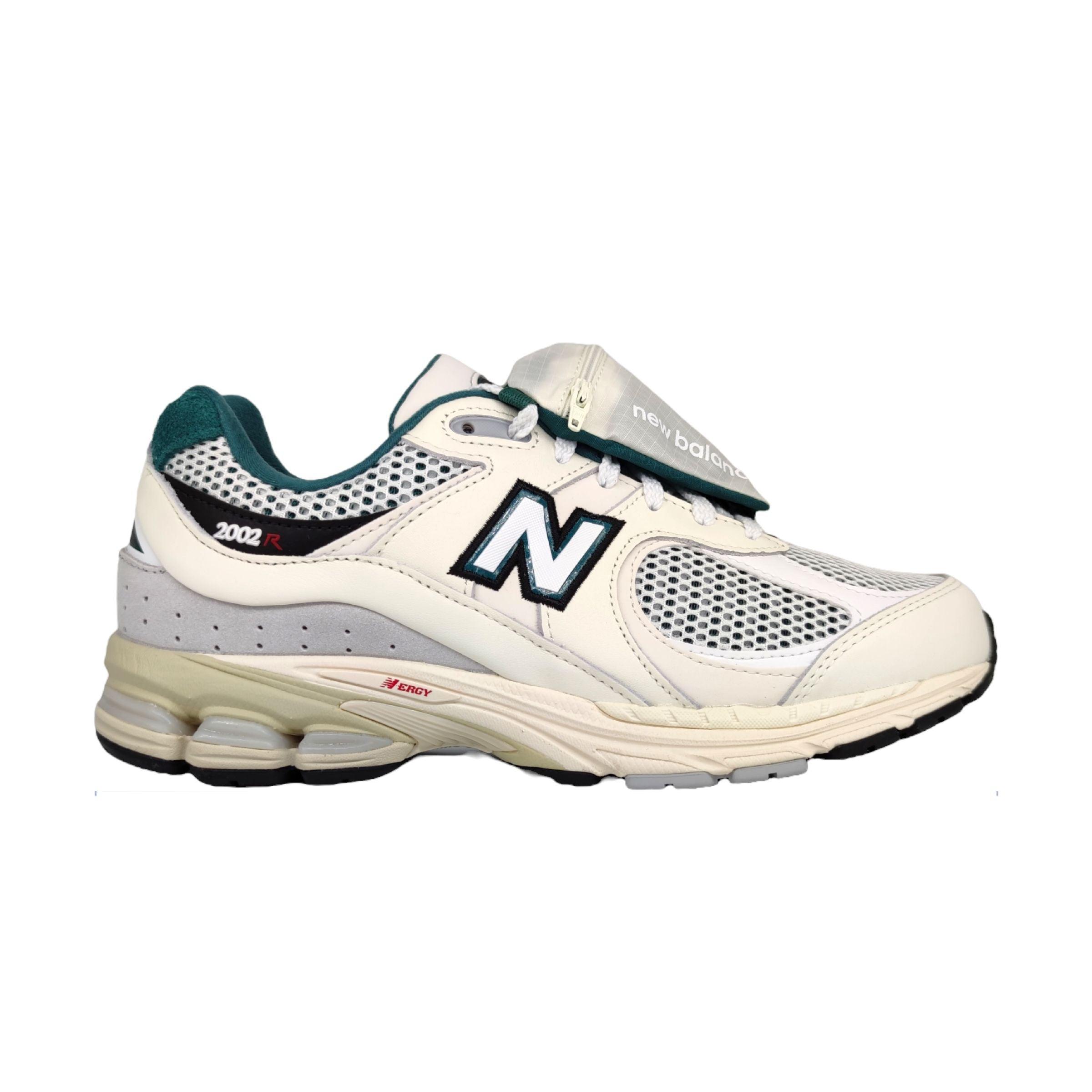 New Balance | Scarpe 2002R Uomo White/Green/Cream - Fabbrica Ski Sises